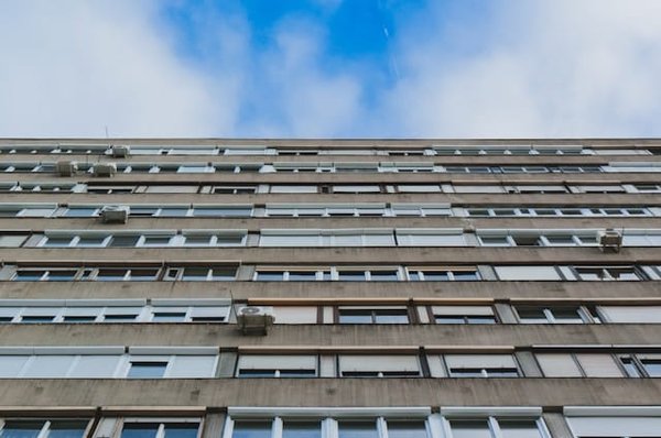 Comment les matériaux de construction biosourcés peuvent-ils être utilisés dans les projets de logement social?